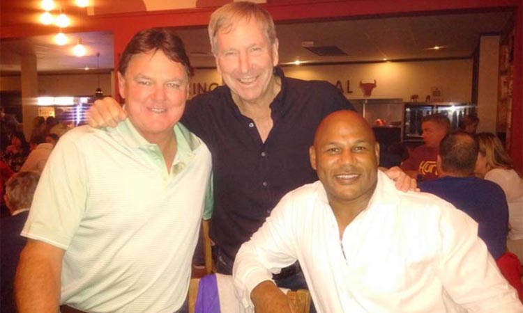 Spot the odd man out: SA Rugby Legends at Bar Ba Coa SA  for Dunlop Invitationa