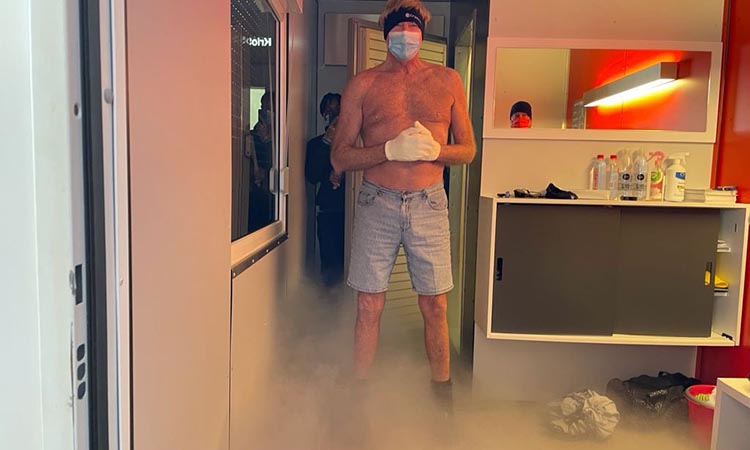 No meeting up on level 4, so thought I’d just chill out on my own…at minus 122 degrees centigrade for 3 minutes. First session of #cryotherapy. Will report back after a few more!